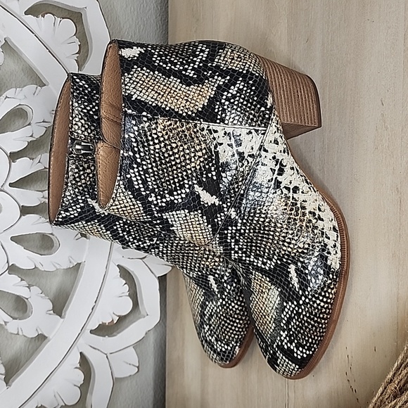 The Rosie Ankle Boot in Snake Embossed Leather Size 9 - Picture 4 of 11